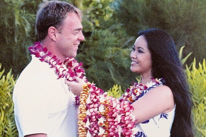 Deluxe Orchid Lei Greeting (Maui, Kahului Airport, OGG) - The Value of Paying for This Tiny Service