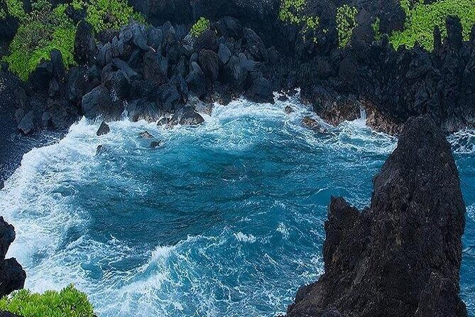 Deluxe Road to Hana Rainforest and Waterfall Experience from Maui - Ho’okipa Beach Park for Surfers and That Famous Wave Energy