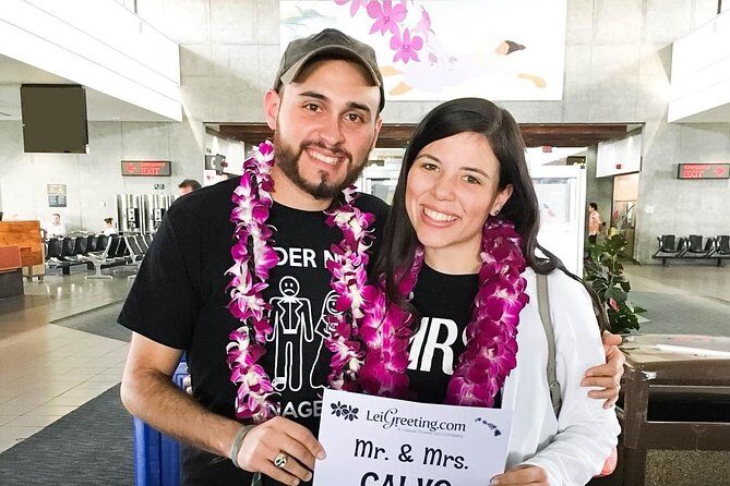 Honeymoon Airport Lei Greeting on Kahului Maui - What You Get in 15 Minutes at Kahului Airport
