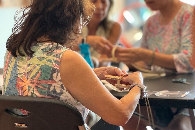 Lauhala Bracelet Craft Class on Maui - From Lauhala Leaves to a Bracelet: How the Weaving Lesson Works