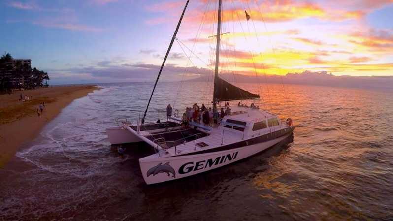 Maui: 2 Hour Sunset Dinner Sail with Open Bar and Appetizers - Quick hits before you go