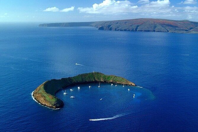 Maui Afternoon Snorkel Aboard Malolo to Molokini or Coral Gardens - Boarding the Malolo: Catamaran Comfort Meets Practical Setup