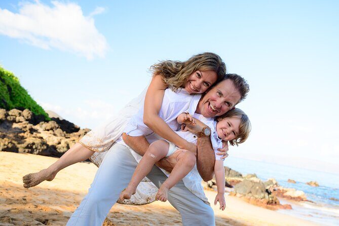 Maui Family and Couple Beach Photo Session - From 1000+ shots to 200–250 portraits you can buy