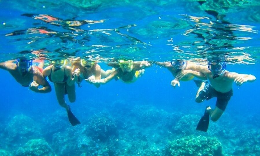 Maui: Kaanapali Beach 5-hr Snorkel w/ BBQ Lunch & Open Bar - First step: the Kaanapali beach sail setup (and what to bring)