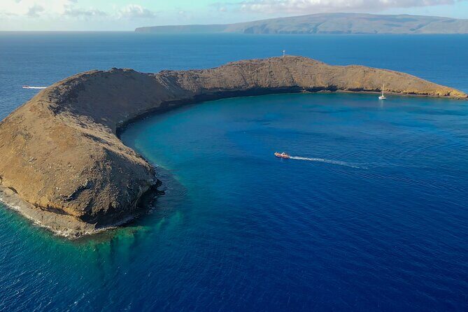Maui: Molokini Crater and Turtle Town Snorkeling From Kihei - Molokini Crater: why the first stop is the one most people remember