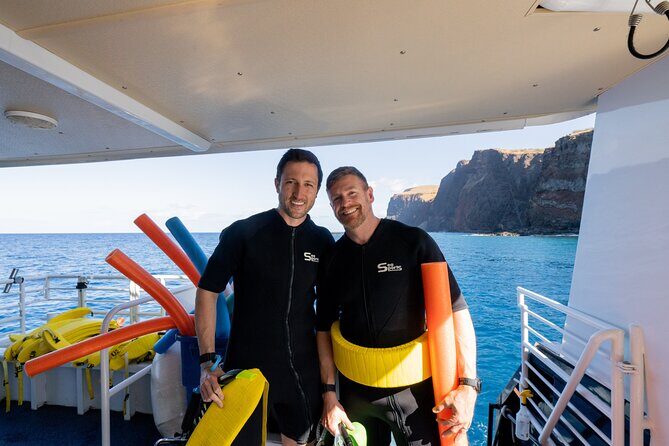 Maui Snorkeling Boat Tour to Turtle Town Aboard Quicksilver - Food and drinks included: breakfast and lunch as real value