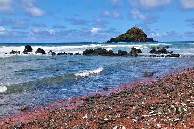 Private Unique Road to Hana Adventure - Stop 5 and 6: Kaumahina lookout and Koki Beach’s red sand legend
