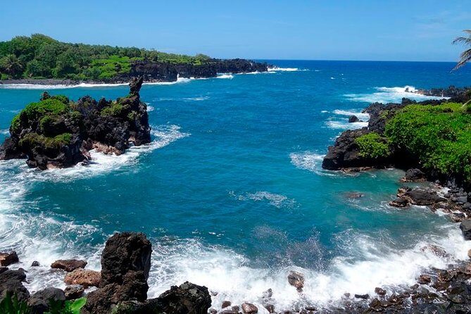 Road to Hana in Mercedes Van: Waterfalls and Black Sand Beach - Why the Mercedes van changes the Road to Hana game