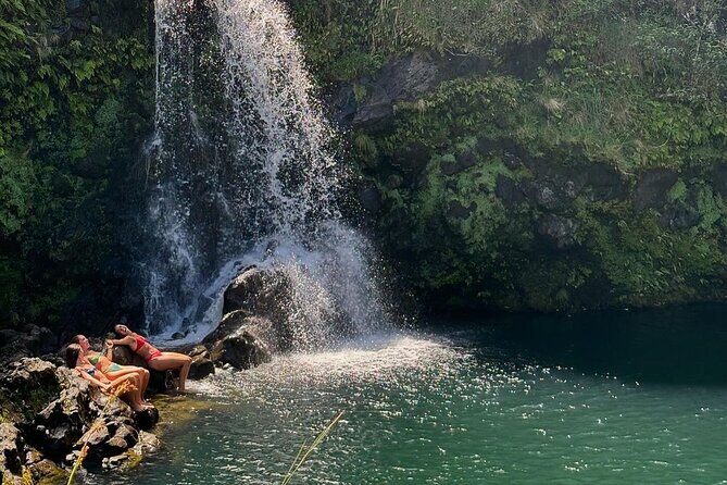 Road to Hana Small-Group, Waterfalls, Black Sand Beach & Pickup - Luxury van comfort on the Hana Highway (up to 10 people)