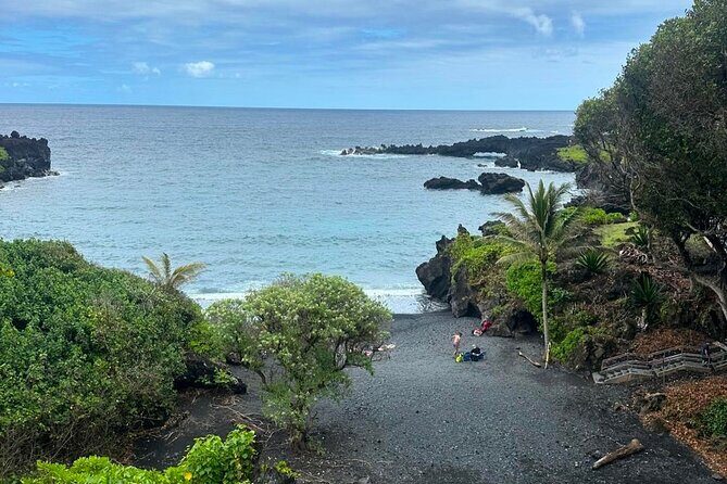 Road to Hana Small-Group, Waterfalls, Black Sand Beach & Pickup - Aunty Sandy’s Banana Bread stop: where you slow down on purpose