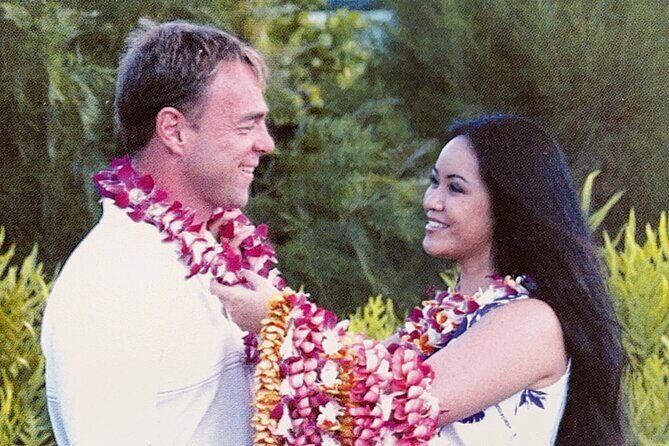 Ti Leaf Airport Lei Greeting (Maui, Kahului Airport, OGG) - Who should book this Maui Kahului lei greeting?
